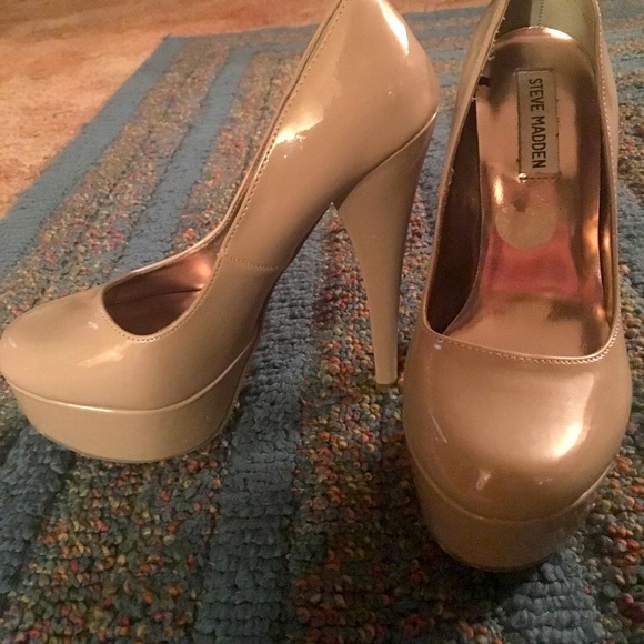 Steve Madden Shoes - Nude leather Steve Madden platform